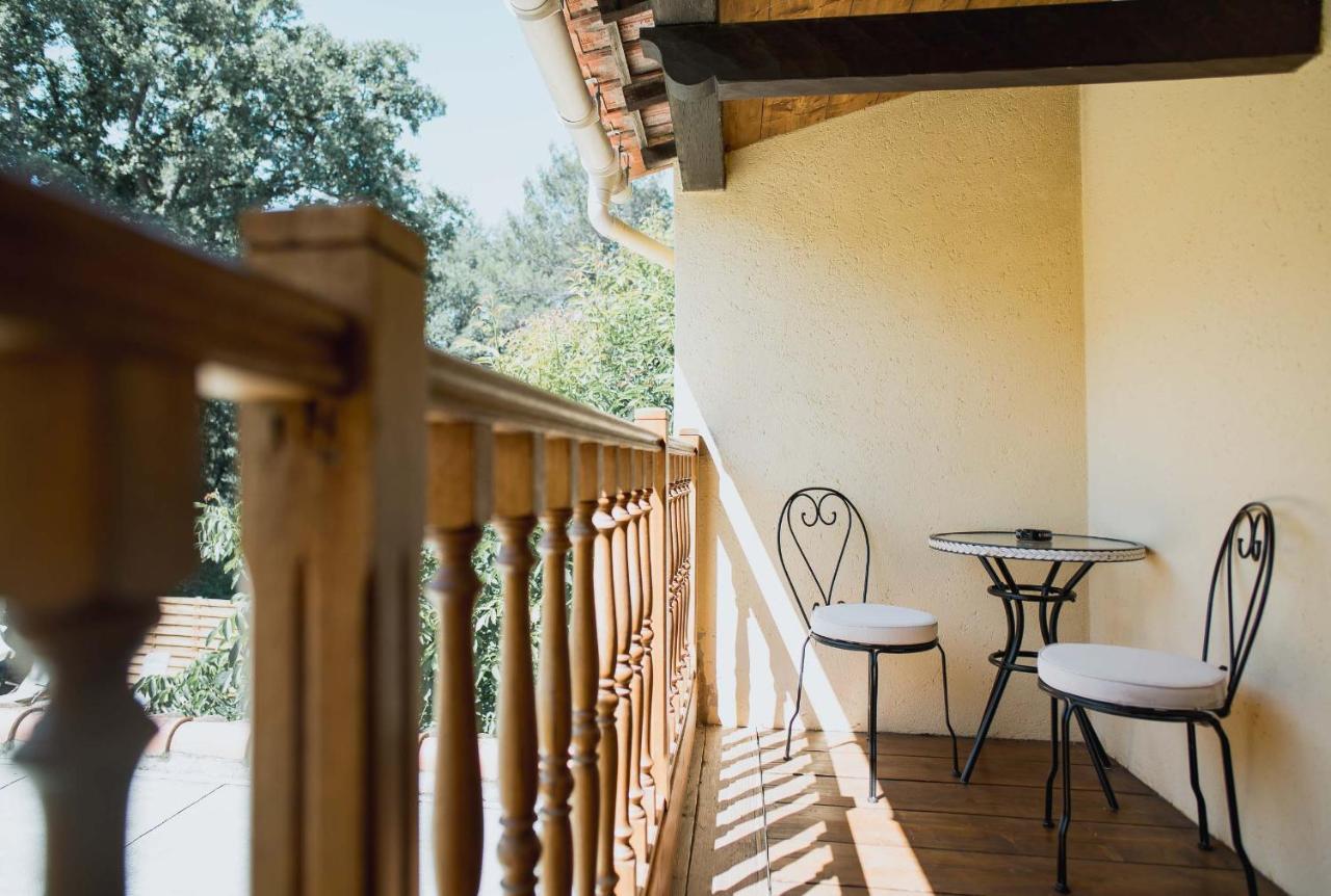 mas des sentes Nans-les-Pins Exterior foto